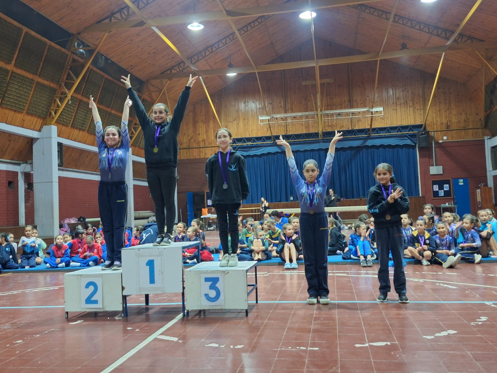 Gimnastas del Colegio Mayor Peñalolén destacan en la Liga Escolar de Gimnasia Artística