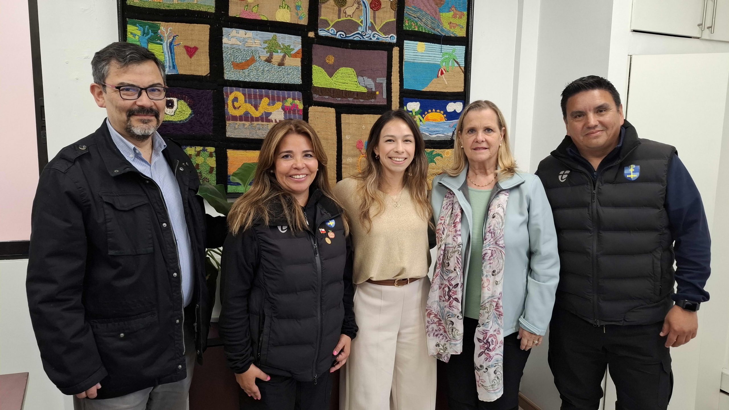 Mary Dee Vargas, orgullo del Colegio Mayor, volvió para contar su historia de campeona olímpica y recibir un emotivo homenaje