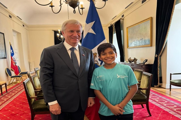 Visitó La Moneda y sorprendió al Presidente: la inolvidable jornada de nuestro ciclista multicampeón