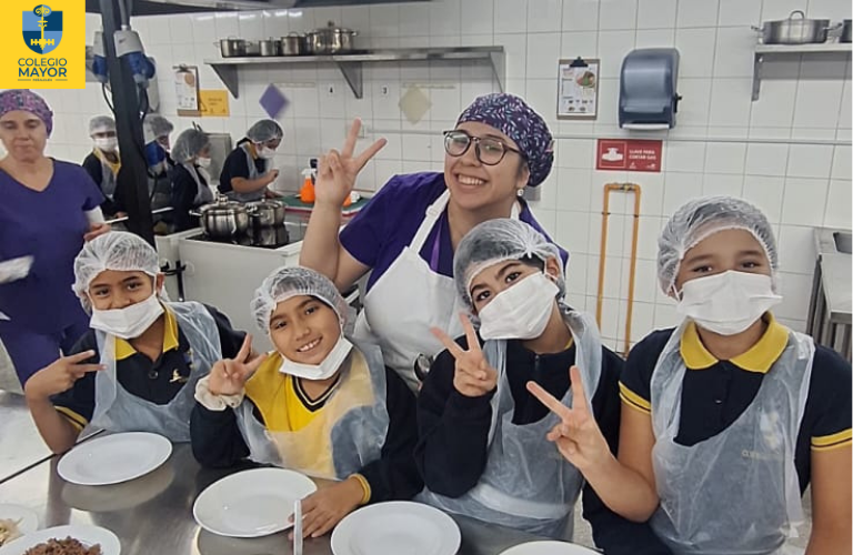 Aprender cocinando: estudiantes de 4° básico participaron en salidas pedagógicas sobre alimentación saludable