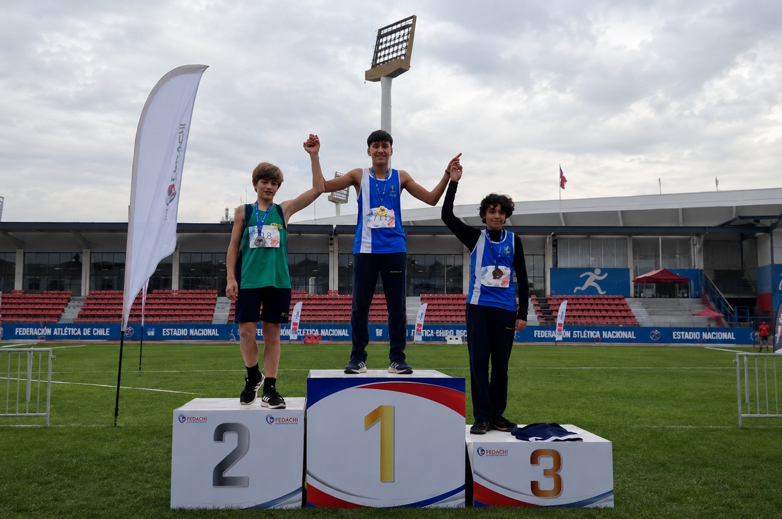 Atletismo del Colegio Mayor Peñalolén dejó su huella en los Juegos Deportivos Escolares