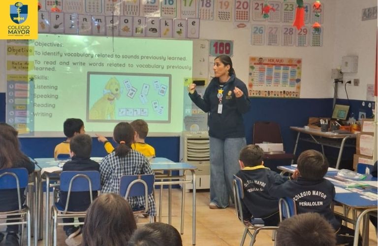 Desde Kínder a 2° Básico: Colegio Mayor Peñalolén fortalece el inglés con Floppy’s Phonics