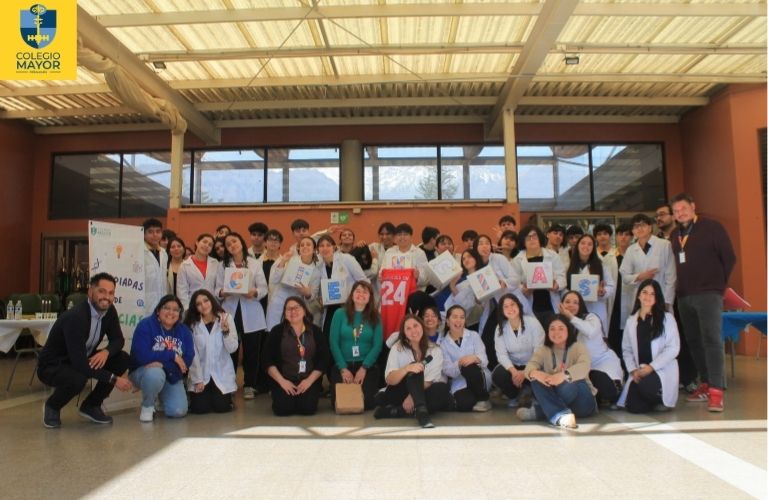 ¡Ciencia en acción! Colegio Mayor Peñalolén vivió jornada de experimentación, desafíos y aprendizajes