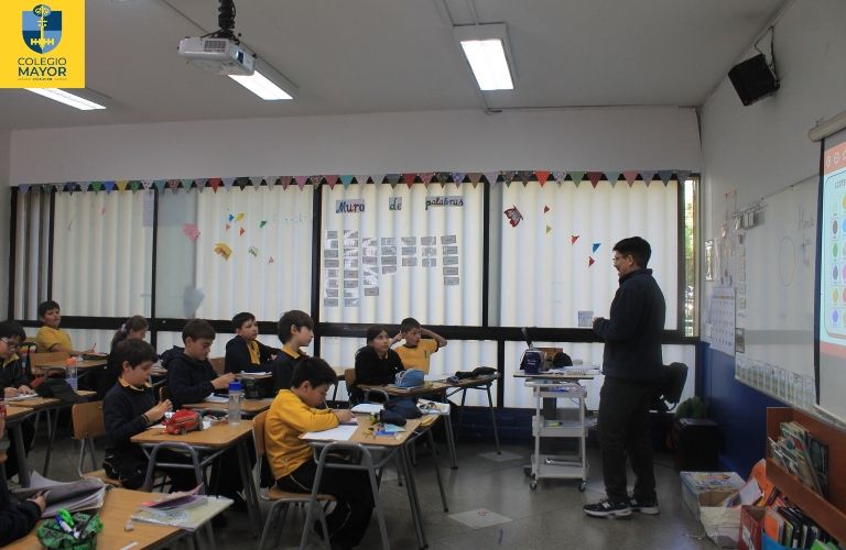 Estudiantes de 4° básico fortalecen su inglés con preparación para las evaluaciones Cambridge